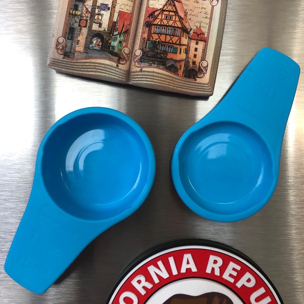 NEW Tupperware measuring cup magnets
